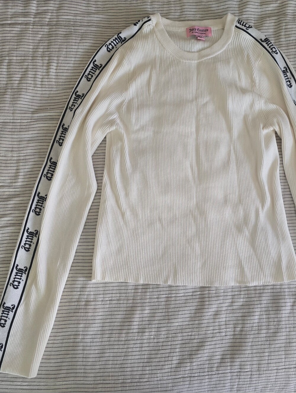 Juicy Couture White Ribbed Long Sleeve Semi Cropped T Shirt Size L (Fits Like M)